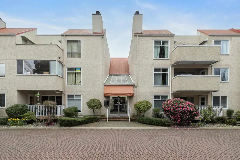 146 1440 GARDEN PLACE - photo 1 of 25