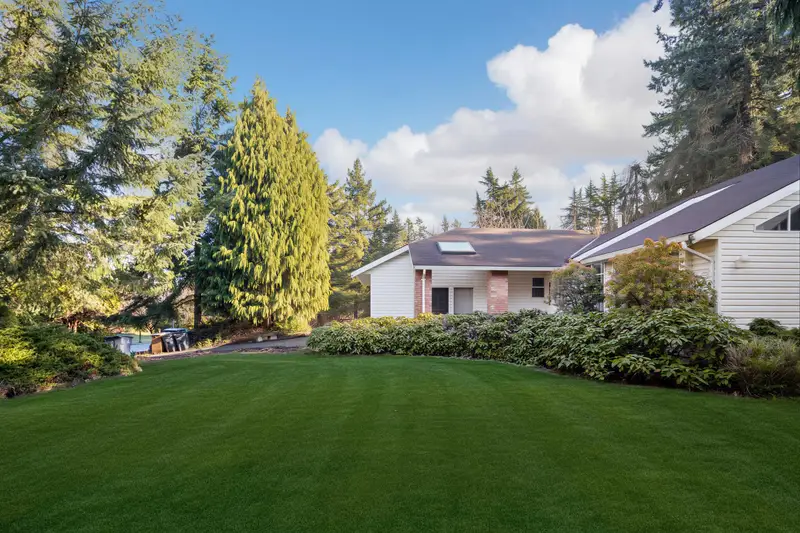 17138 26A AVENUE - photo 3 of 25