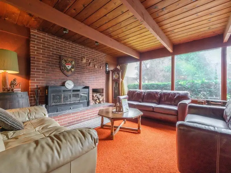 4984 45 AVENUE - photo 3 of 28