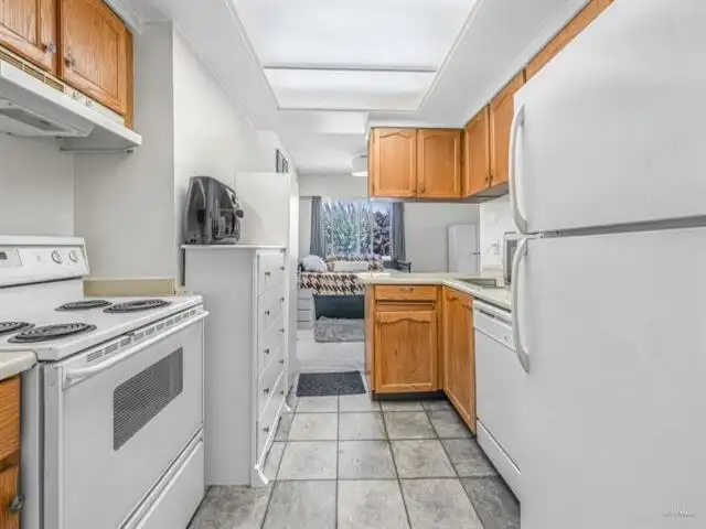 304 13530 HILTON ROAD - photo 2 of 22