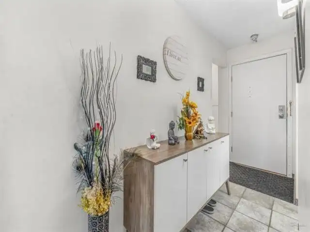 304 13530 HILTON ROAD - photo 4 of 22