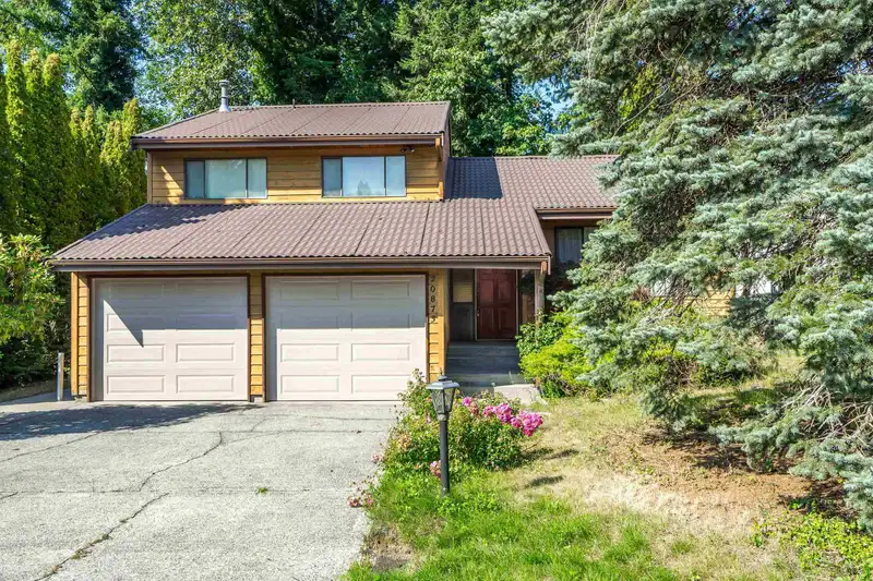 20873 47 AVENUE - photo 3 of 37
