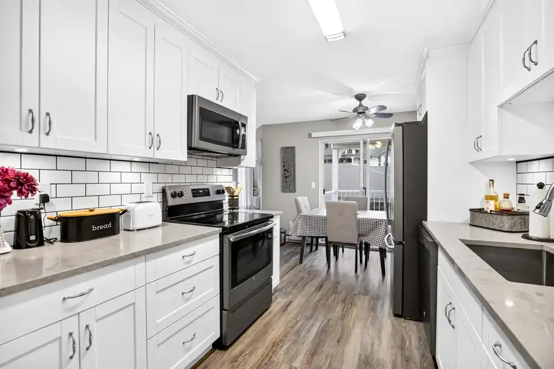 23 12296 224TH STREET - photo 3 of 33
