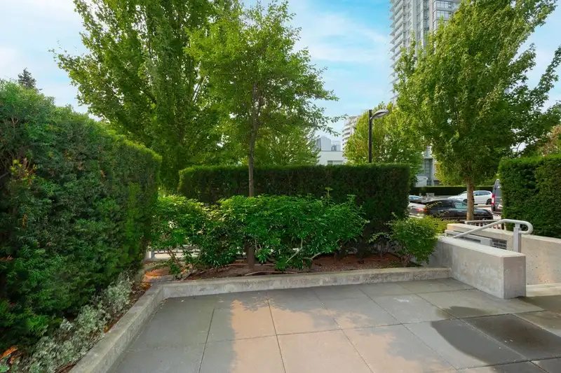6556 NELSON AVENUE - photo 2 of 40