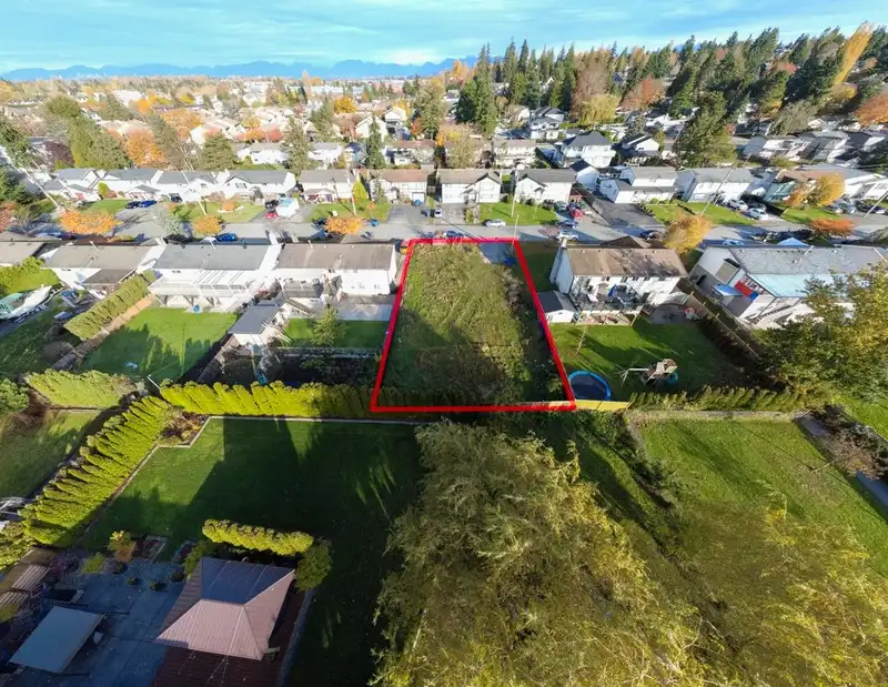 17884 57A AVENUE - photo 3 of 6