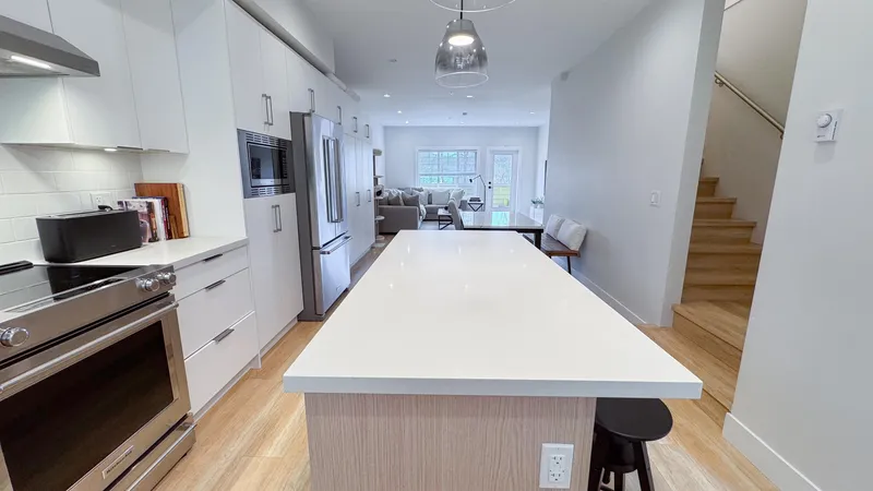 203 80 ELGIN STREET - photo 3 of 25