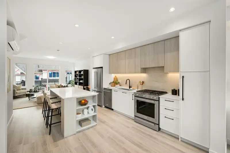 110 3421 QUEENSTON AVENUE - photo 1 of 35