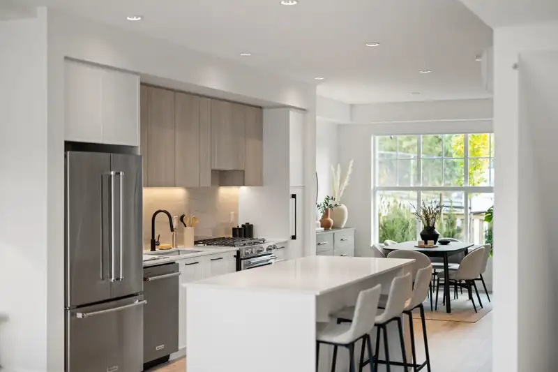 110 3421 QUEENSTON AVENUE - photo 2 of 35