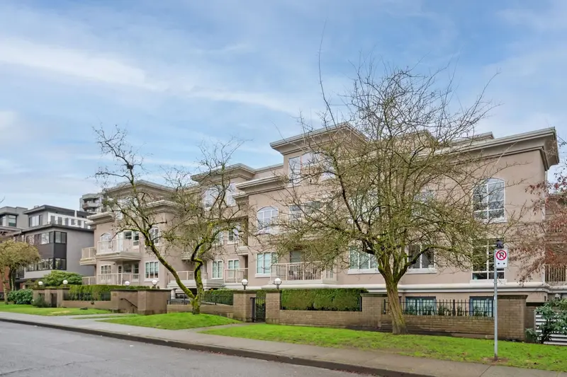 206 2490 W 2ND AVENUE - photo 1 of 10