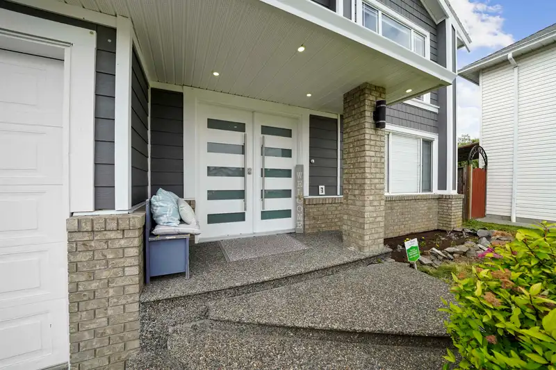 11513 236B STREET - photo 2 of 37