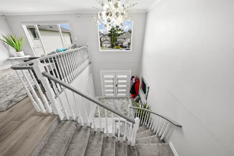 11513 236B STREET - photo 4 of 37