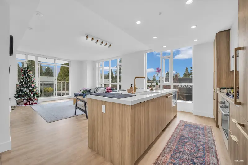 208 2385 EMERY COURT - photo 2 of 25