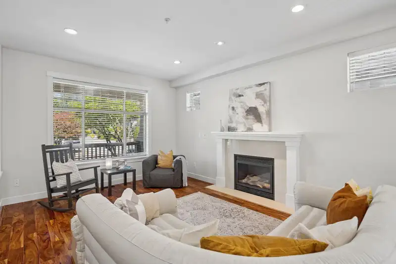 9480 WASKA STREET - photo 4 of 40