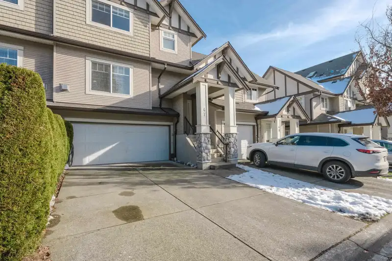 47 18181 68TH AVENUE - photo 3 of 40