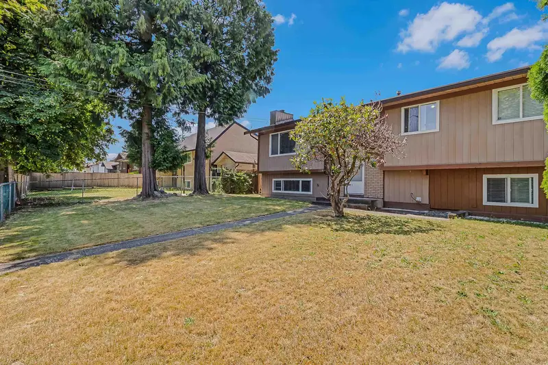 6721 132 STREET STREET - photo 2 of 25