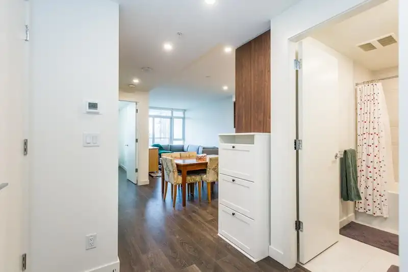 1902 585 AUSTIN AVENUE - photo 4 of 24