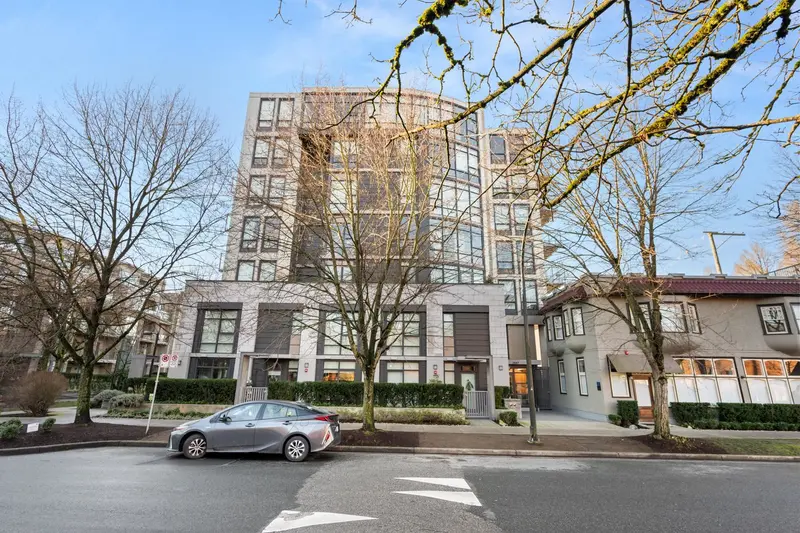 401 2687 MAPLE STREET - photo 1 of 25