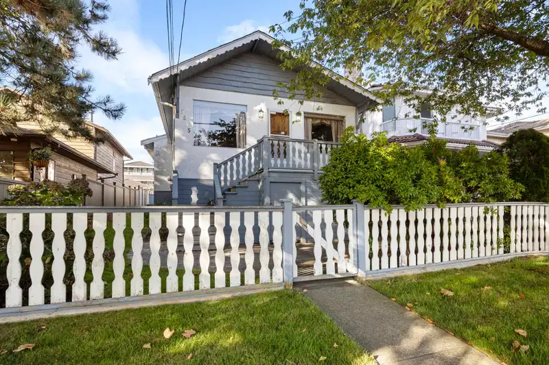 5555 CLINTON STREET - photo 2 of 40