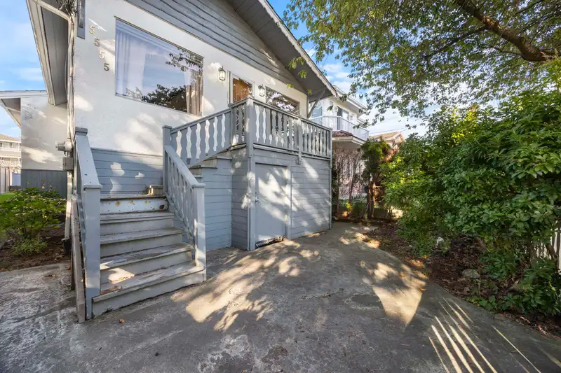 5555 CLINTON STREET - photo 3 of 40