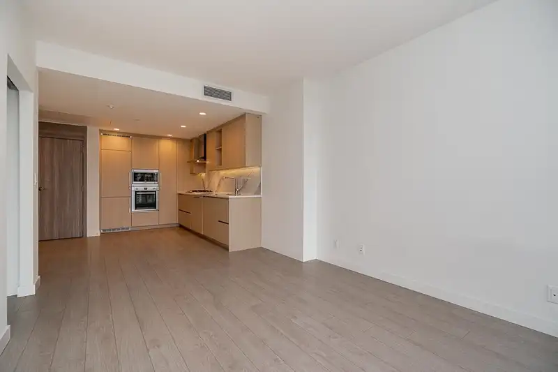 1606 4880 LOUGHEED HIGHWAY - photo 3 of 14