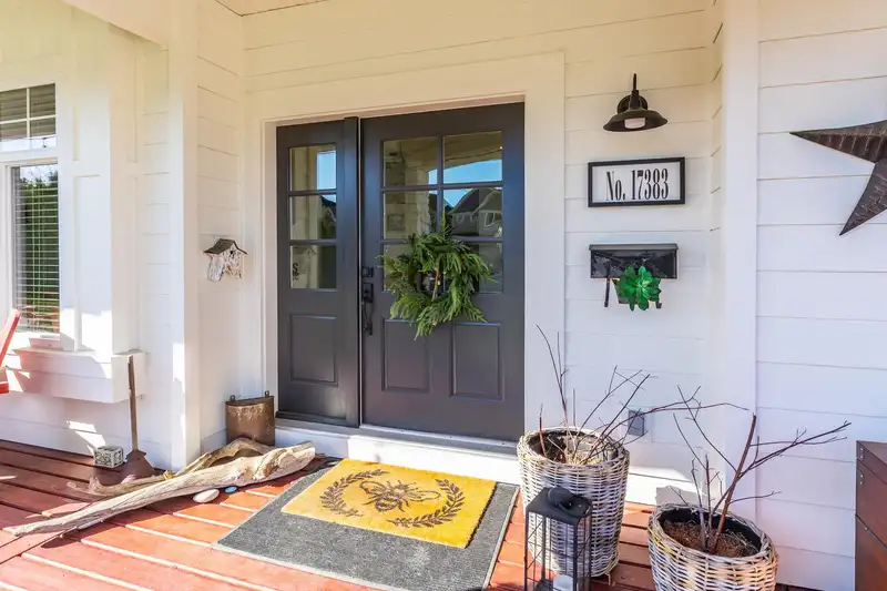 17383 3A AVENUE - photo 3 of 40