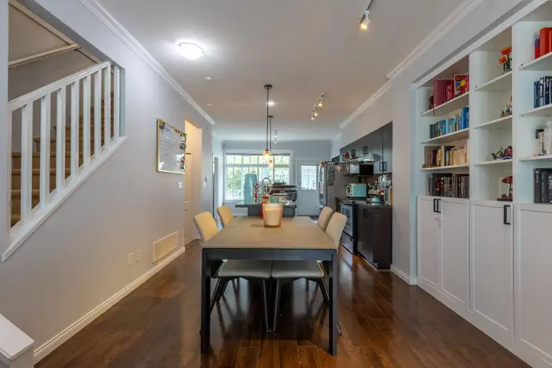 41 19480 66 AVENUE - photo 3 of 40