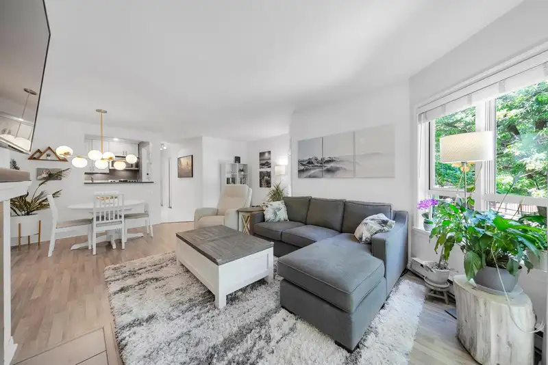 214 555 W 14TH AVENUE - photo 1 of 26