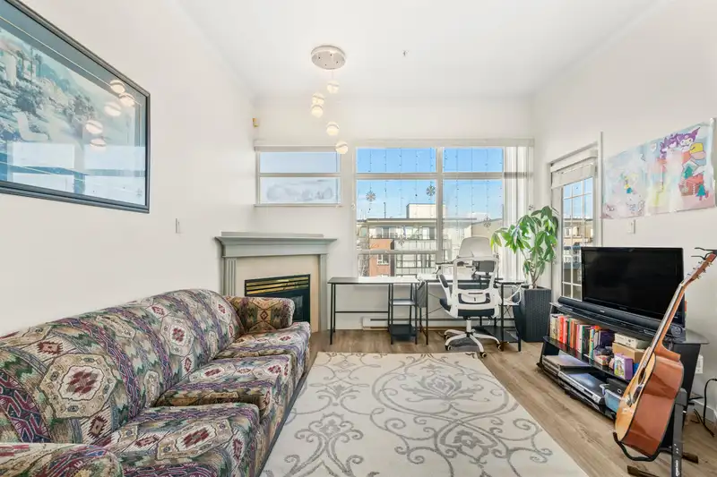 406 2238 KINGSWAY - photo 4 of 26