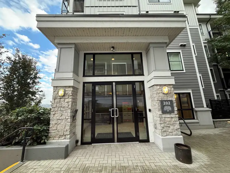210 202 LEBLEU STREET - photo 3 of 40