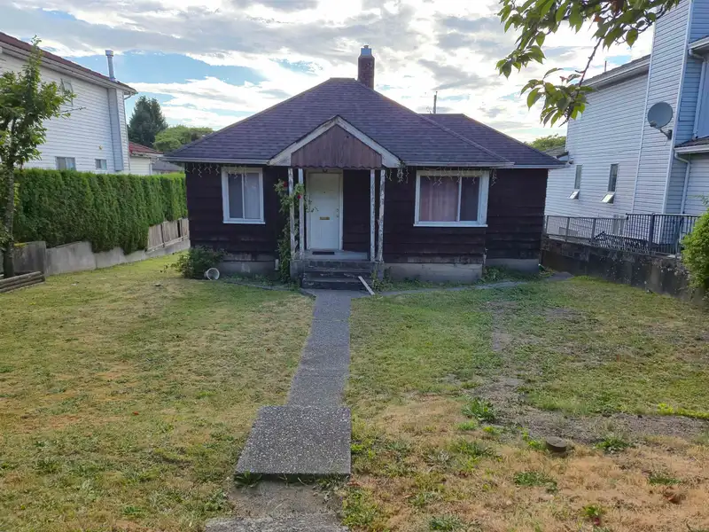 6029 DUMFRIES STREET - photo 1 of 5
