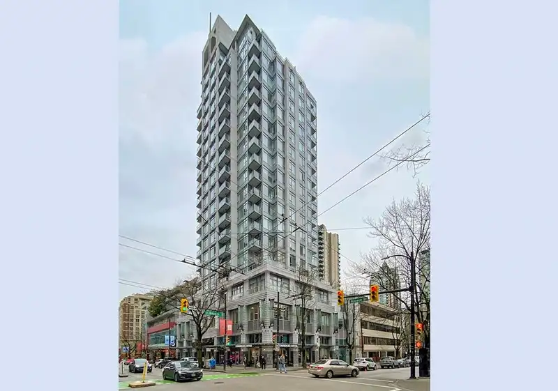 901 480 ROBSON STREET - photo 2 of 35