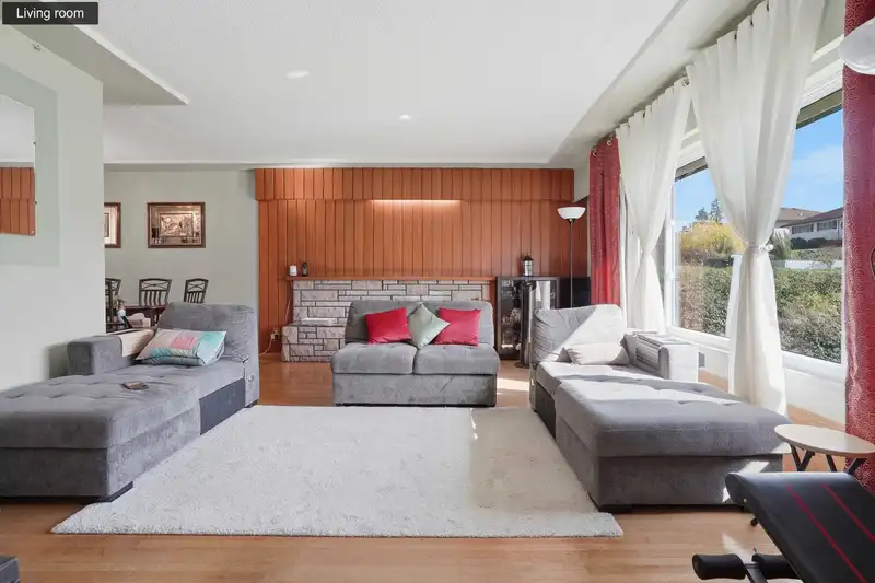 9645 DAVID DRIVE - photo 4 of 34