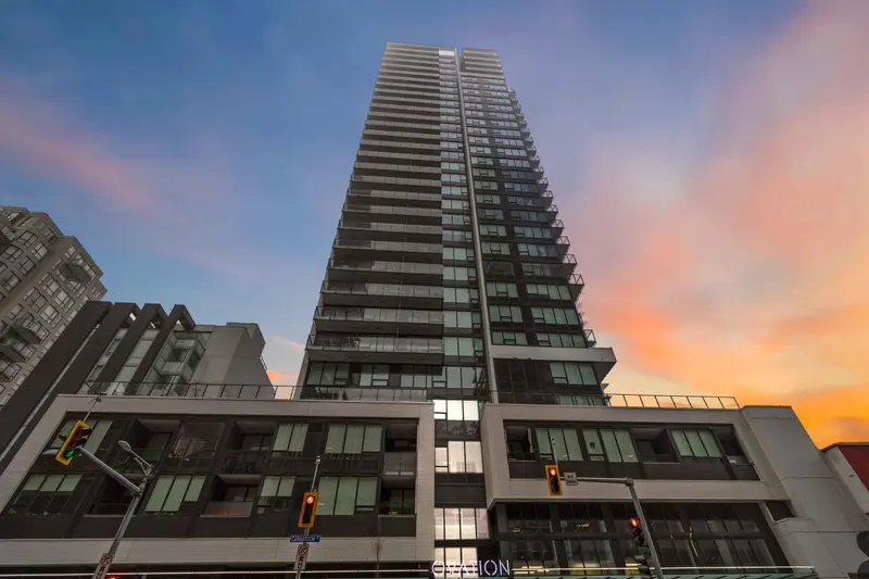 2107 823 CARNARVON STREET - photo 1 of 19