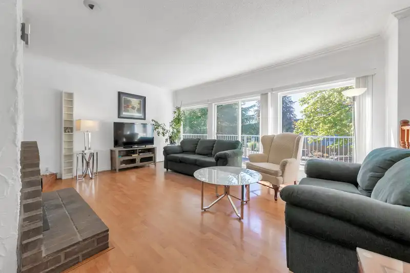 8162 WILTSHIRE BOULEVARD - photo 2 of 22