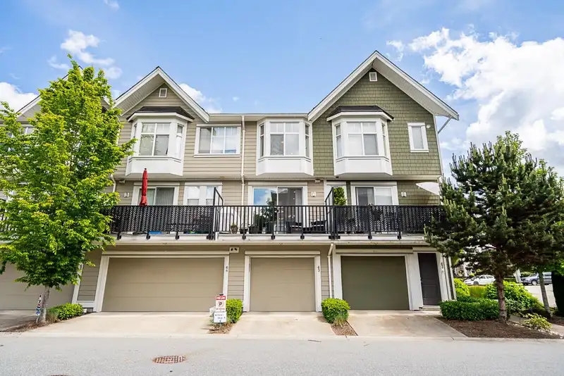 63 20852 77A AVENUE - photo 1 of 40
