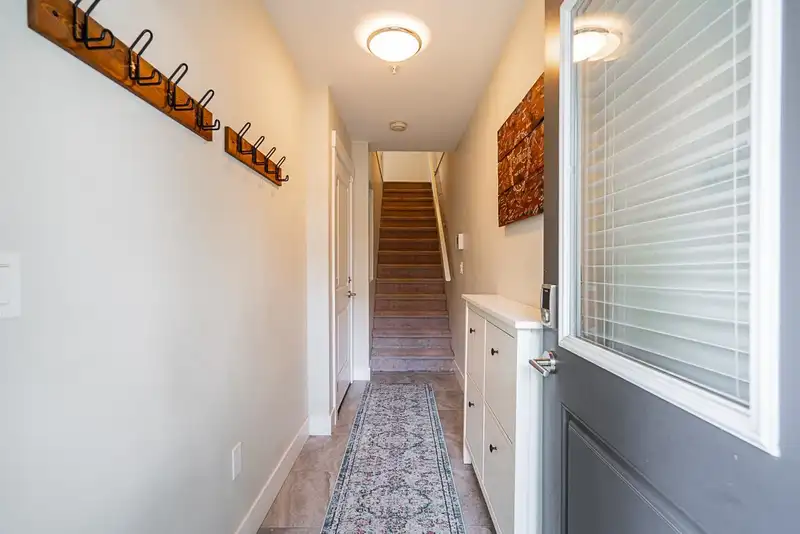 63 20852 77A AVENUE - photo 2 of 40