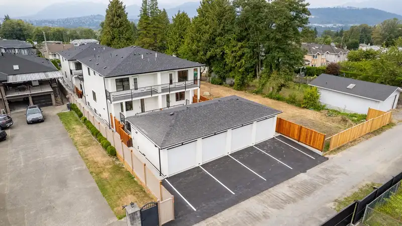 1 7822 GOODLAD STREET - photo 4 of 40