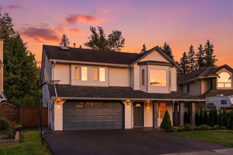 11826 MEADOWLARK DRIVE - photo 3 of 40