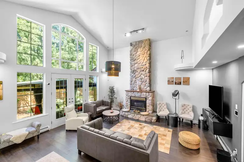 23269 124A AVENUE - photo 1 of 5