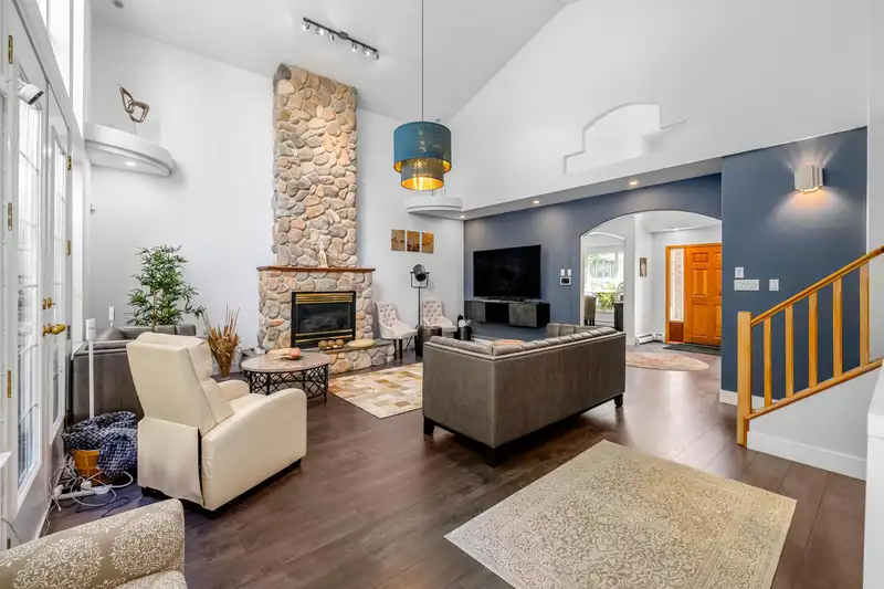 23269 124A AVENUE - photo 4 of 5