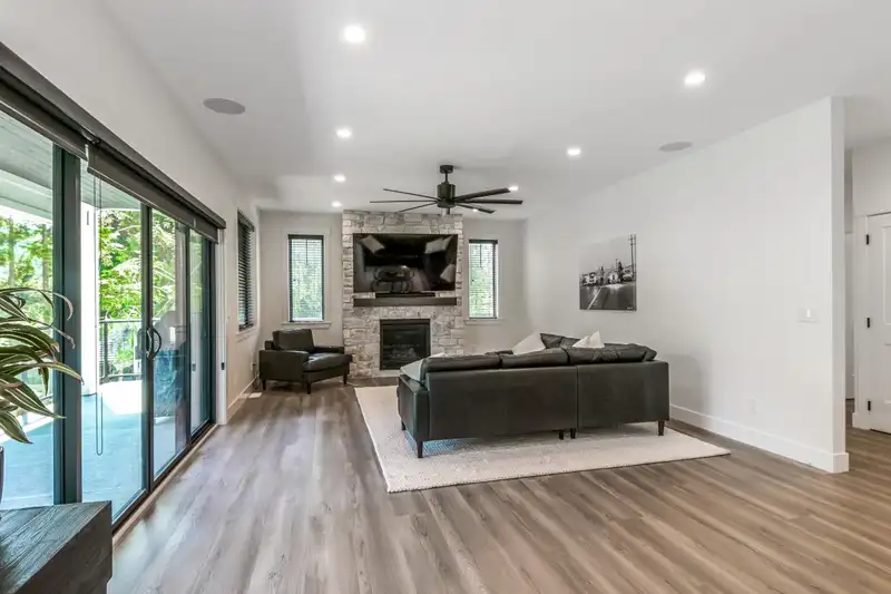 10080 MOUNTAINVIEW ROAD - photo 3 of 33