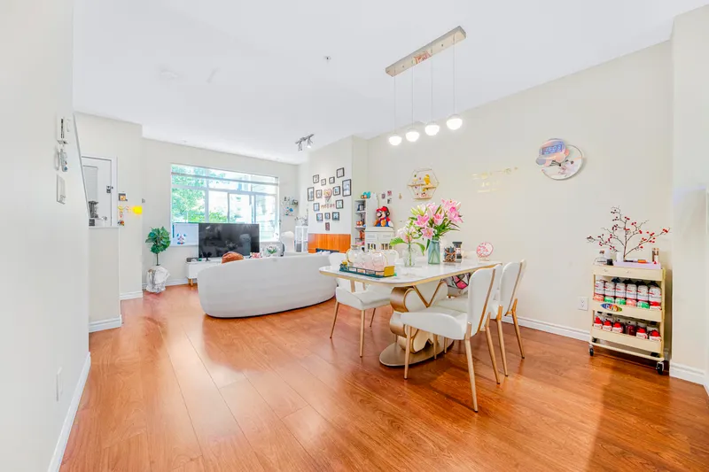 80 6878 SOUTHPOINT DRIVE - photo 2 of 20