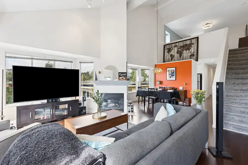 303 131 W 20TH STREET - photo 1 of 40