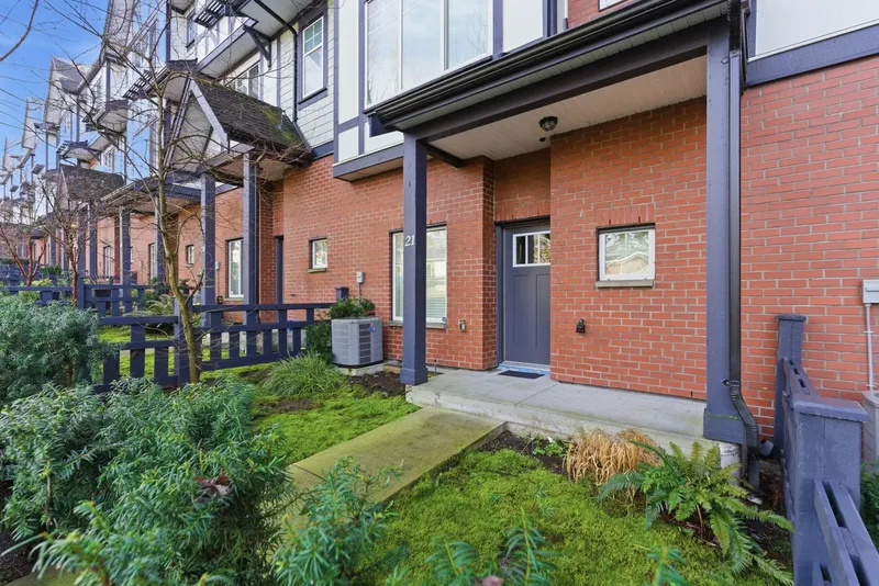 21 11188 72 AVENUE - photo 2 of 25