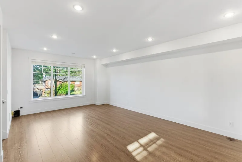 21 11188 72 AVENUE - photo 3 of 25