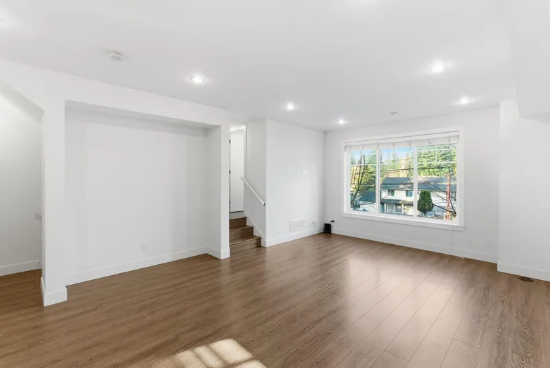 21 11188 72 AVENUE - photo 4 of 25