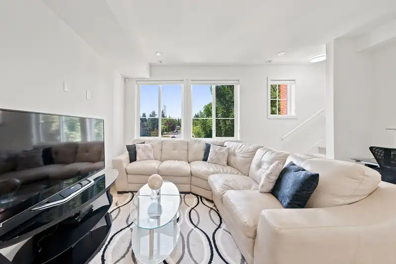 62 11556 72A AVENUE - photo 3 of 35
