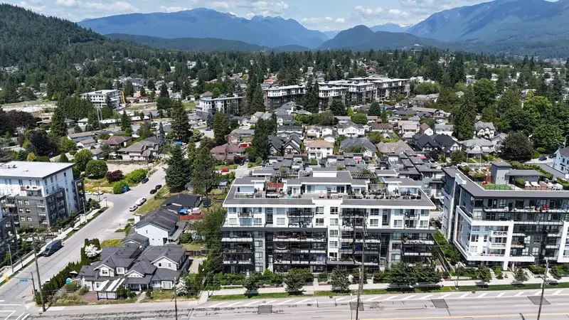 311 707 COMO LAKE AVENUE - photo 4 of 25