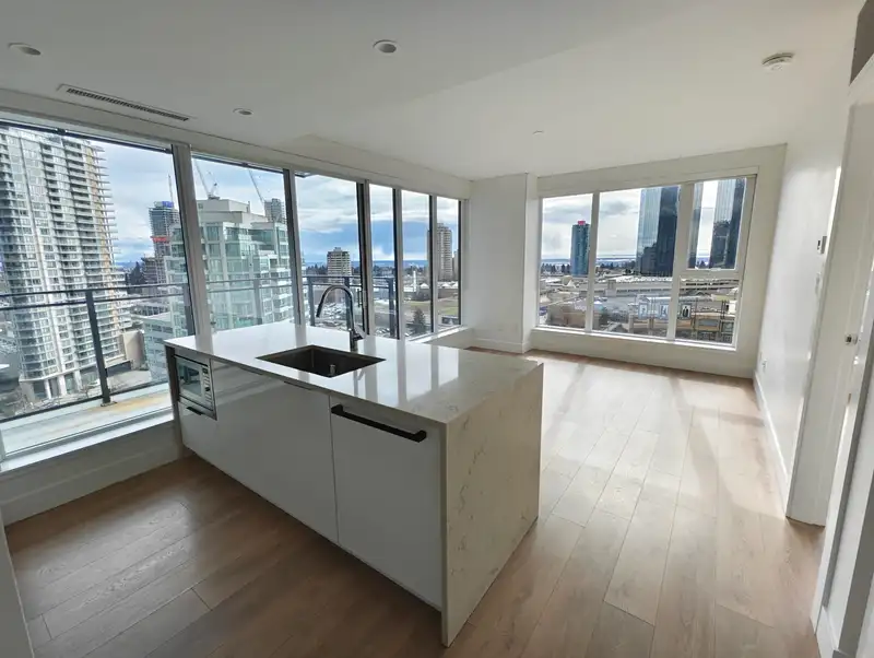 1502 4711 HAZEL STREET - photo 3 of 19