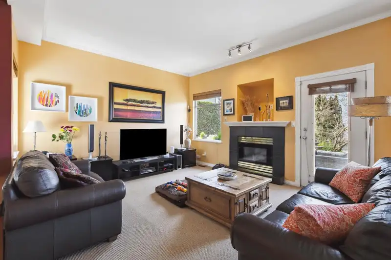 1541 MAHON AVENUE - photo 3 of 36